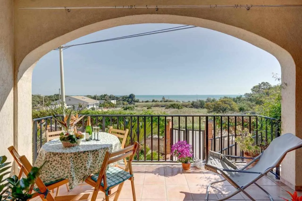 Apartment Appartamento La Veranda Sul Mare A Sampieri Italy
