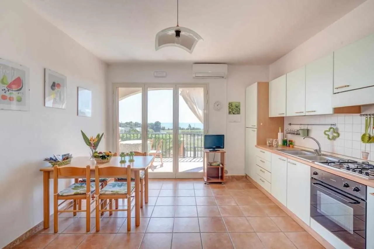 Apartment Appartamento La Veranda Sul Mare A Sampieri