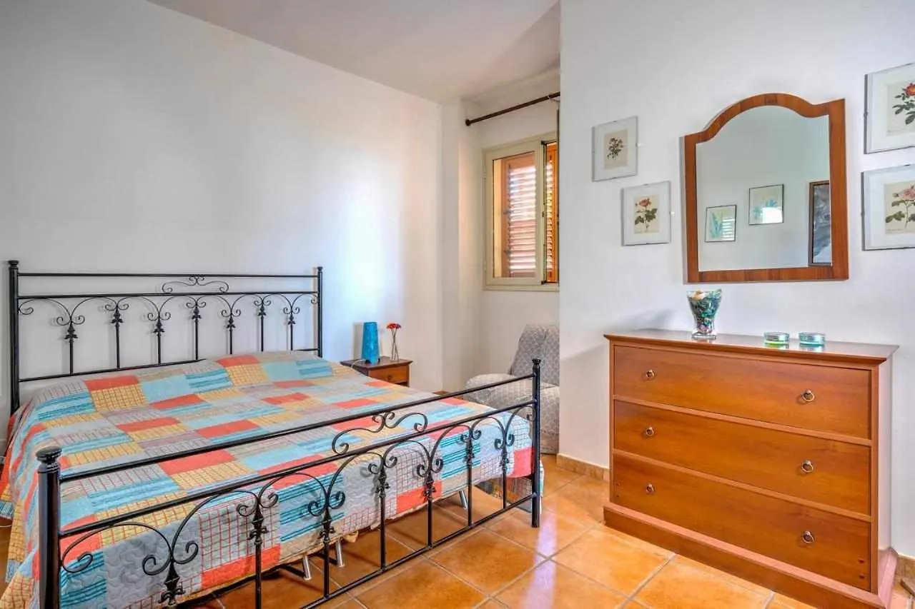 Apartment Appartamento La Veranda Sul Mare A Sampieri